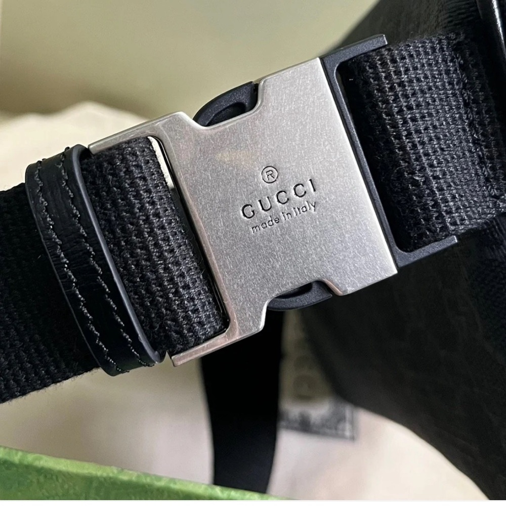 Gucci men’s large belt bag - Picture 5 of 6